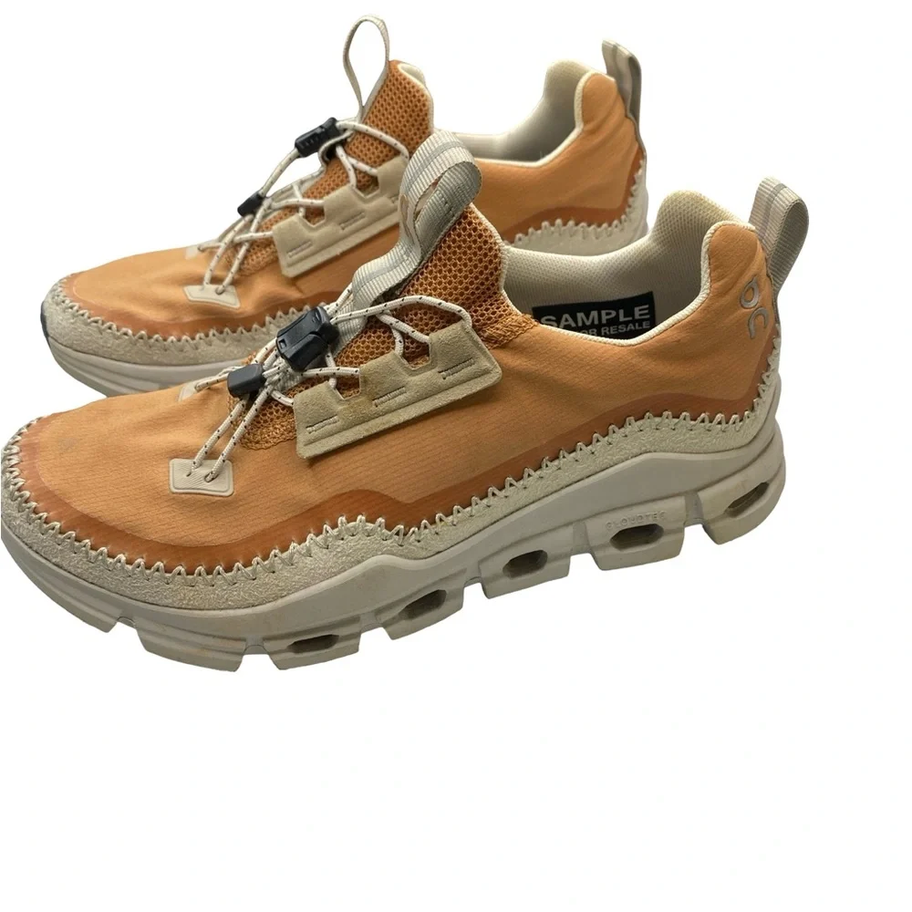 On Running Tan and White Women's hiking Sneakers woman’s size 7.5 - Picture 7 of 11